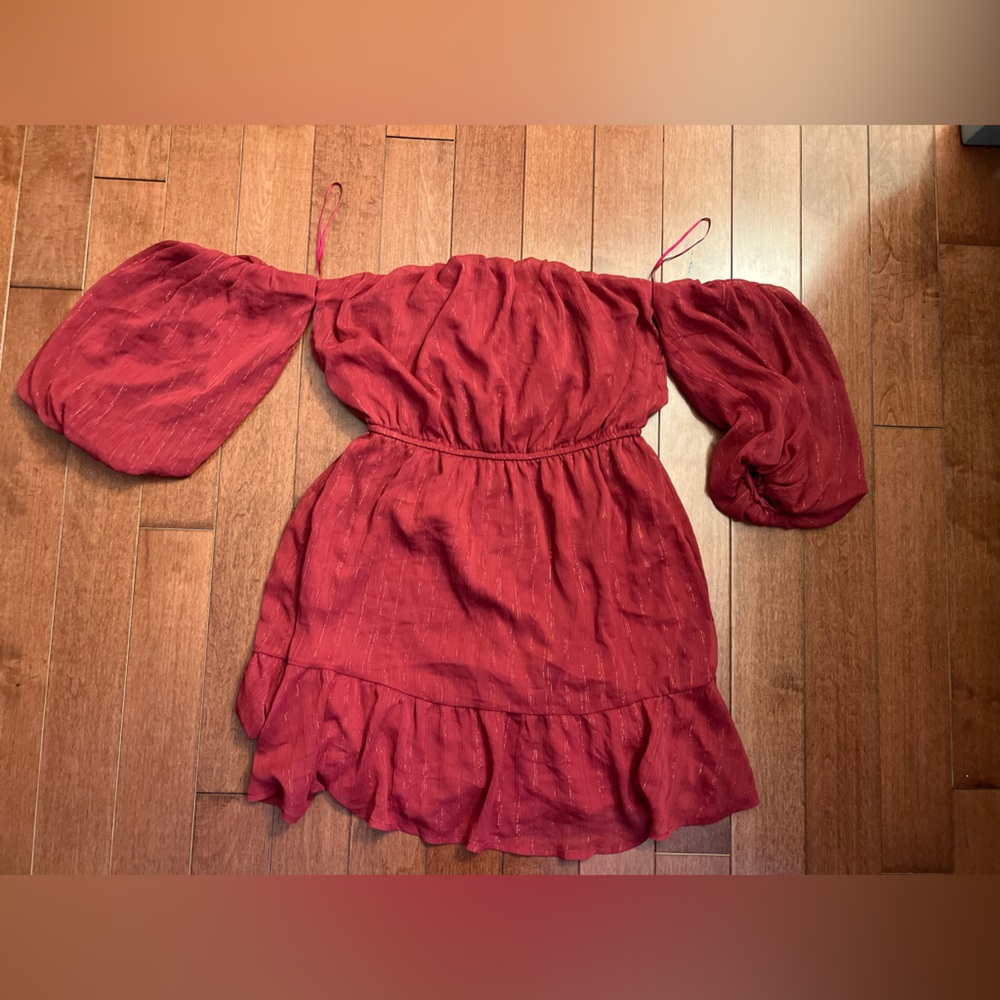 Sz Medium Miami Francesca’s Off The Shoulder Red Wine Shimmer Mini Ruffle Dress